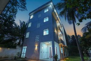 Fotografie z fotogalerie ubytování Azure Skies Luxury rooms and Apartments v destinaci Habaraduwa Central