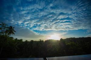 Fotografie z fotogalerie ubytování Azure Skies Luxury rooms and Apartments v destinaci Habaraduwa Central