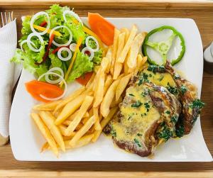 Imagen de la galería de TR CASA DE AcCOMODAÇÃO, en Matola