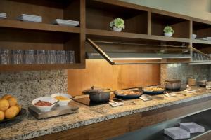 Φαγητό σε αυτό το ξενοδοχείο ή κάπου εκεί κοντά +86 φωτογραφίες