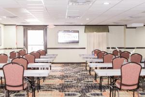 Espace de conférence ou salle de réunion dans l'établissement Baymont by Wyndham Knoxville I-75