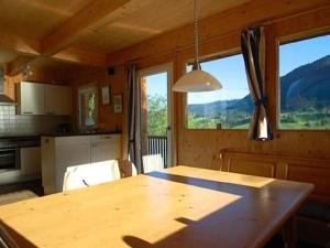 Dapur atau dapur kecil di Holiday home in Russbach with barbecue +10 gambar