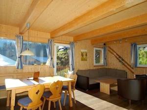 Ruang duduk di Holiday home in Russbach with barbecue