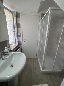 A bathroom at Casa vacanze La Fenice