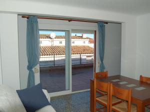 Balkón nebo terasa v ubytování Ático céntrico renovado con gran terraza a solo 100m de la playa del Puerto - ES-228-34