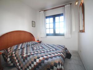 Posteľ alebo postele v izbe v ubytovaní CEL 103 Apartamento luminoso y sencillo en residencial ajardinado con piscina comunitaria - ES-228-22