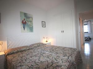 Posteľ alebo postele v izbe v ubytovaní CEL 103 Apartamento luminoso y sencillo en residencial ajardinado con piscina comunitaria - ES-228-22