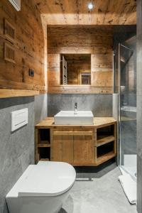 Ένα μπάνιο στο Chalet Ronco - Dolomiti Skyline +10 φωτογραφίες