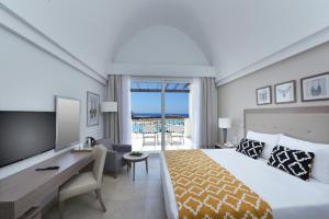 Steigenberger Resort Alaya Marsa Alam - Red Sea - Adults Friendly 16 Years Plus客房内的一张或多张床位