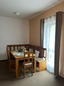 O zonă de relaxare la apartmán Monínec A4 pro až 6 osob s výhledem na sjezdovku i do krajiny