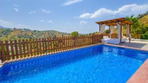 Bazén v ubytování Villa Gamor Frigiliana by Ruralidays nebo v jeho okolí