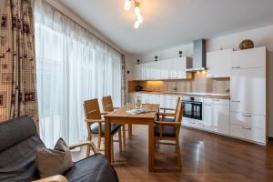 Kuchyň nebo kuchyňský kout v ubytování Ferienwohnung Riedmann