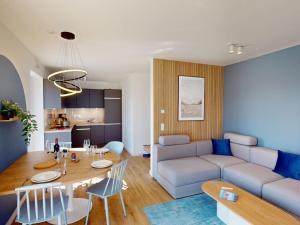 Un lugar para sentarse en Lighthouse Duhner Spitze - W07 14 fotos más