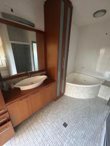 Ένα μπάνιο στο Comfort Home For You +23 φωτογραφίες