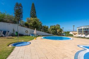 Foto dalla galleria di Apartamentos Santa Teresinha ad Alvor