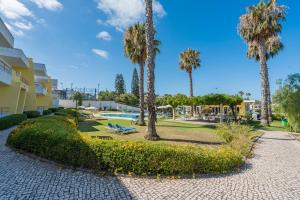 Foto dalla galleria di Apartamentos Santa Teresinha ad Alvor