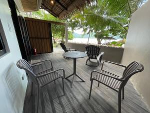 Balkón nebo terasa v ubytování Bugana Beach and Dive Resort