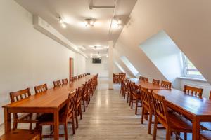DIUNA Beskidy - Korbielów餐厅或其他用餐的地方