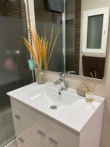 Et badeværelse på Luxury apartment with sea views in Alicante!!!