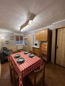 Η κουζίνα ή μικρή κουζίνα στο Snowflake apartment