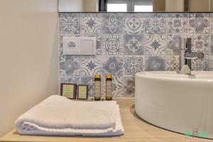 Ένα μπάνιο στο Louis Vicat 4 - CI - Apartment for 2 Parc Expo Porte de Versailles