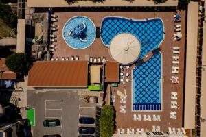 Bazén v ubytovaní Hotel Aria alebo v jeho blízkosti