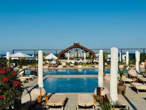 Bazén v ubytování Hubix Suites - Casa del Mar C2 2 nebo v jeho okolí