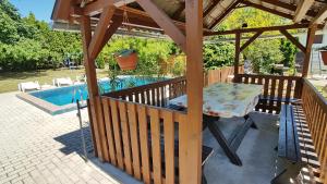 Gallery image of Edit Apartments - Biró Tours Nr 8 in Vonyarcvashegy