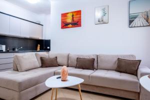 Khu vực ghế ngồi tại Exelent BnB - Orange Home Shkembi Kavajes Durres
