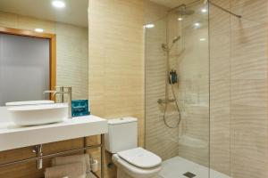 A bathroom at Silken Sant Gervasi