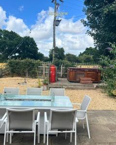 Gallery image of Country Getaway on the Broads with Hot Tub and Fire Pit in Burgh Saint Margaret