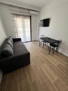 Μια τηλεόραση ή/και κέντρο ψυχαγωγίας στο Nick apartment