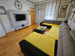 TV a/nebo společenská místnost v ubytování Zora apartment