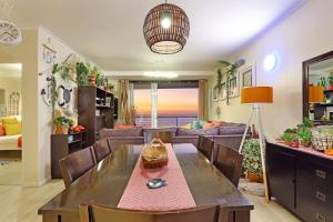 Posezení v ubytování Horizon Bay 1201 by Host Agents + 14 fotografií