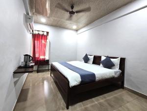 Afbeelding uit fotogalerij van Ramma TheHotel - 200 mtrs from Nakki Lake in Mount Ābu