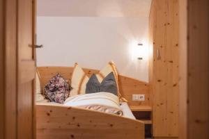 Letto o letti in una camera di Ferienwohnung Kirchbrücke