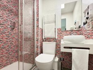 A bathroom at Pension Berceo