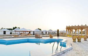 Piscina de la sau aproape de The Desert Gateway Resort