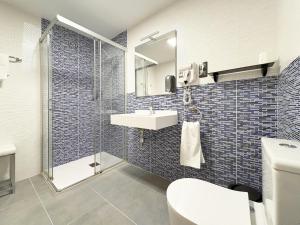 A bathroom at Pension Berceo