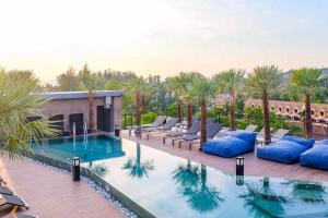 Πισίνα στο ή κοντά στο Tropical Kamala Hill View 1 BR CTG P407