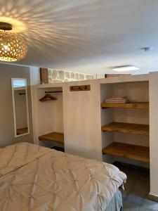 Santa Teresa Bed & Breakfast Andalusien客房内的一张或多张床位