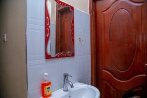 Ένα μπάνιο στο Amazing apartment in Milimani -Kisumu +34 φωτογραφίες