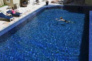 Piscine de l'établissement Palais Faraj Suites & Spa ou située à proximité