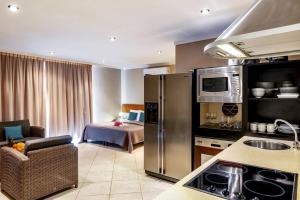 Η κουζίνα ή μικρή κουζίνα στο Luxury Studio Rough Scad at Den Laman