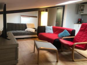 Гостиная зона в Maison - La Bourdine +1 фотография