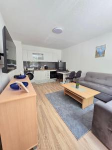 Η κουζίνα ή μικρή κουζίνα στο Lux Una City