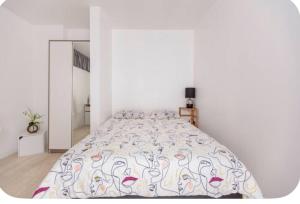 Posteľ alebo postele v izbe v ubytovaní Chambre privée face à la gare