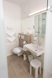 Koupelna v ubytování Hotel Garni Wurzer