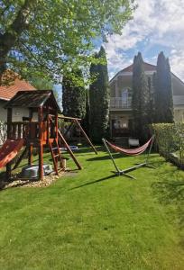 Herní místnost nebo prostor pro děti v ubytování Csokonai guesthouse