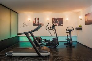 Fitness centrum a/nebo fitness zařízení v ubytování INNSiDE by Meliá Düsseldorf Seestern